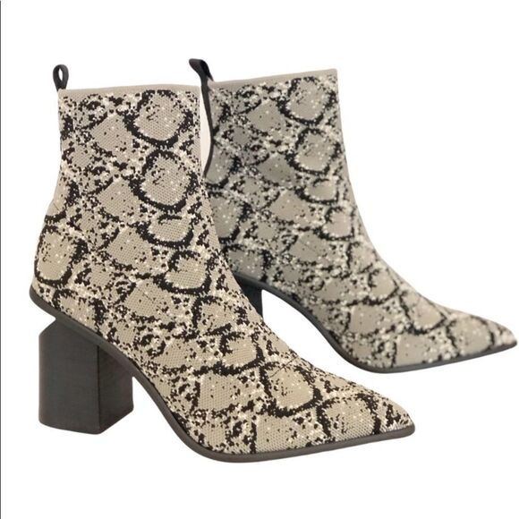 Steven Steve Madden Nikia Snakeskin Black & White Sock Bootie Size 5.5 - Picture 2 of 6